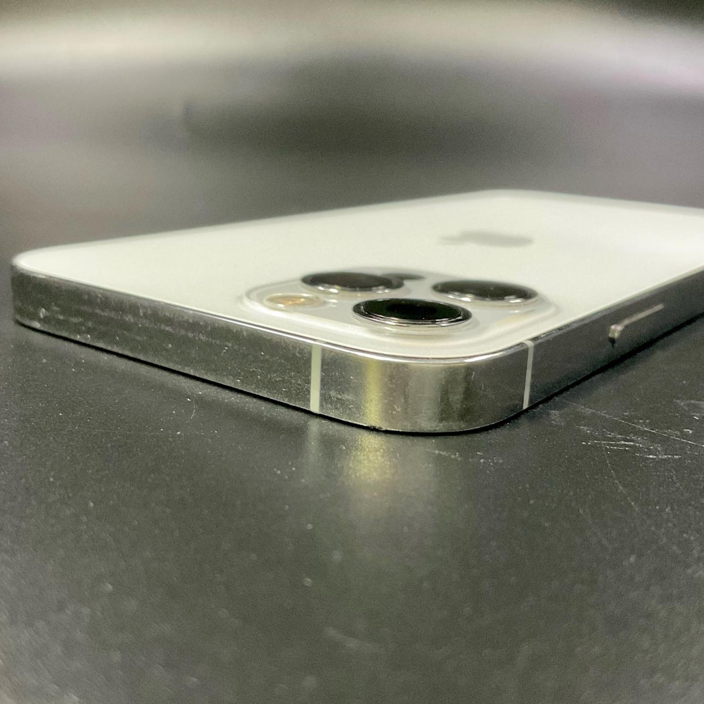【全額返金保証】【最速発送】Apple iPhone iPhone 12 Pro 128GB シルバー Softbank 白ロム 動作確認済 76%