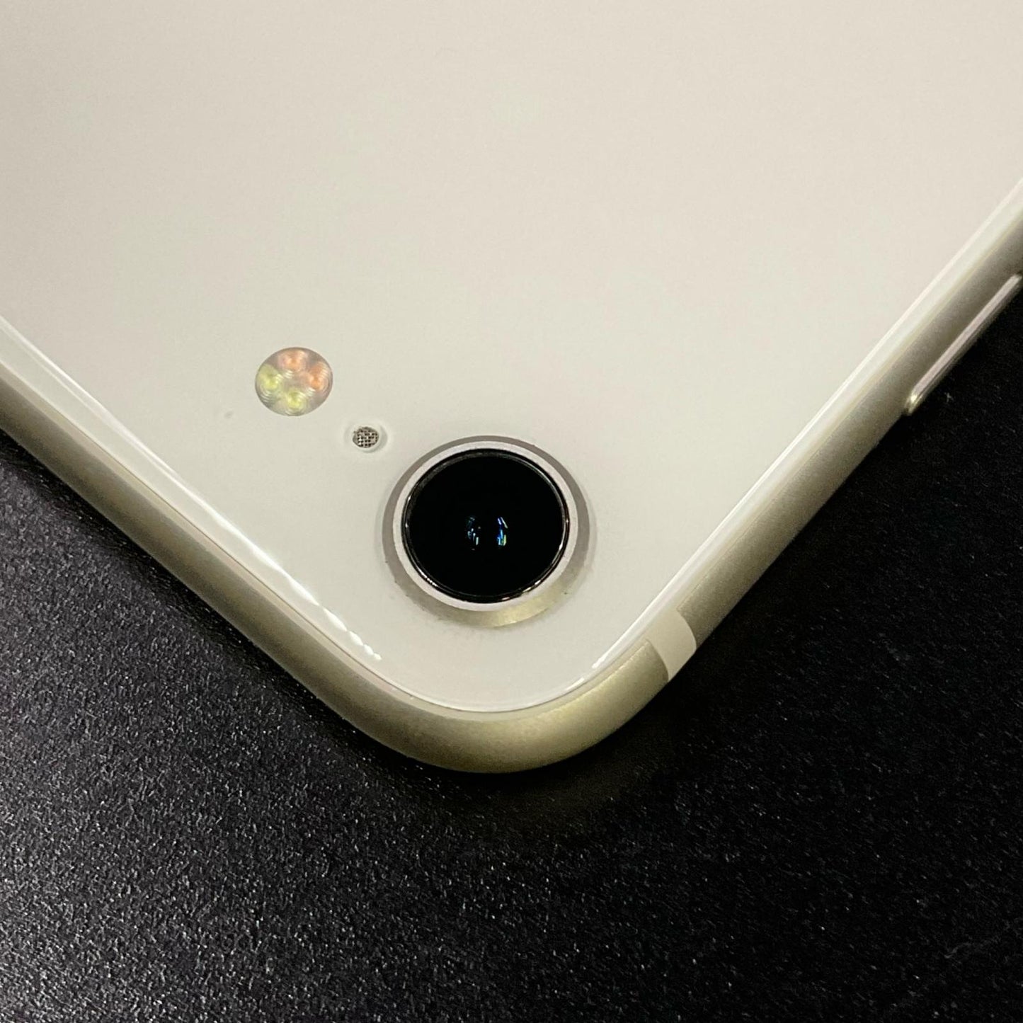 【全額返金保証】【最速発送】Apple iPhone iPhone SE（第3世代） 128GB スターライト Softbank 美品 動作確認済 87%