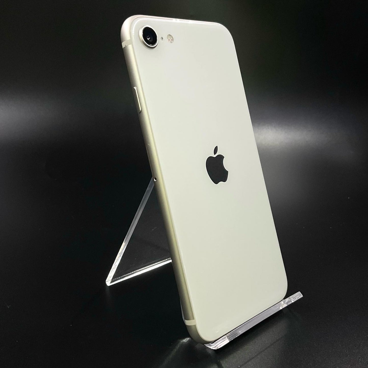 【全額返金保証】【最速発送】Apple iPhone iPhone SE（第3世代） 64GB スターライト docomo 白ロム 動作確認済 81%