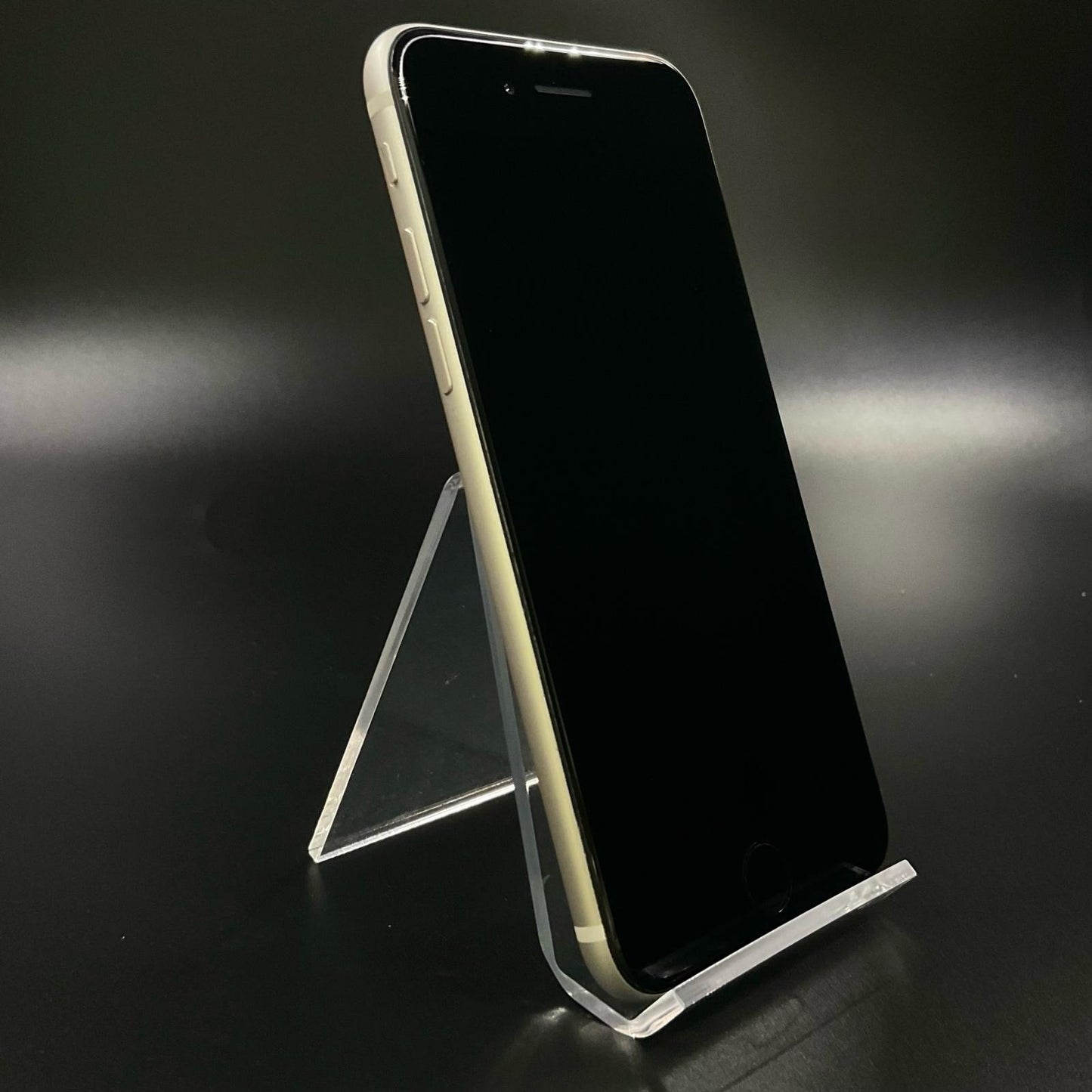 【全額返金保証】【最速発送】Apple iPhone iPhone SE（第3世代） 64GB スターライト docomo 白ロム 動作確認済 81%
