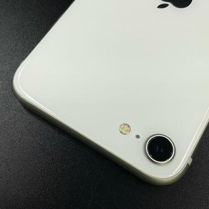 【全額返金保証】【最速発送】Apple iPhone iPhone SE（第3世代） 64GB スターライト docomo 白ロム 動作確認済 81%