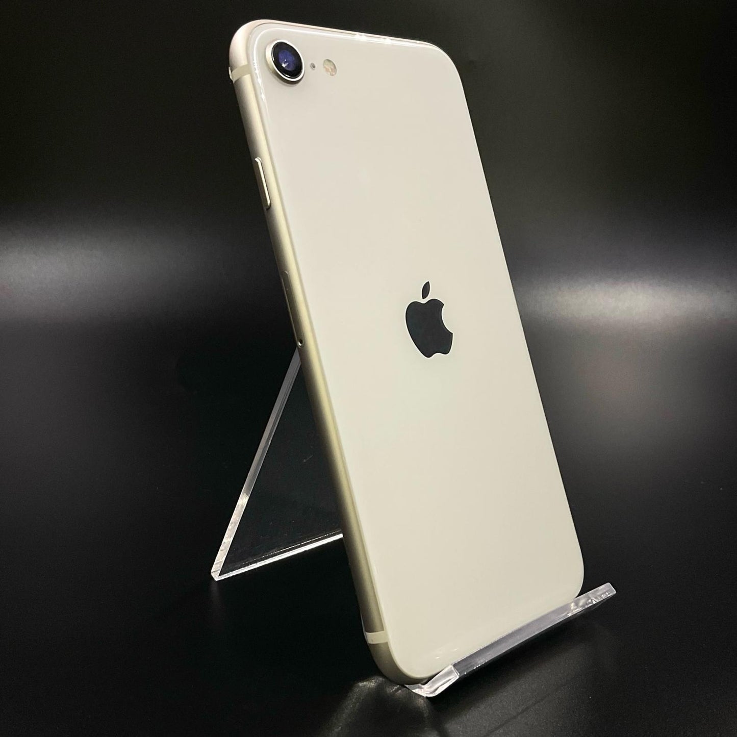 【全額返金保証】【最速発送】Apple iPhone iPhone SE（第3世代） 64GB スターライト docomo 白ロム 動作確認済 81%