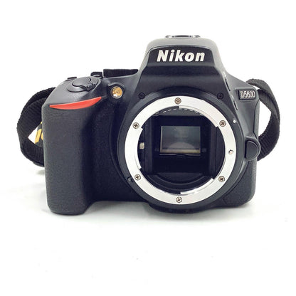 【全額返金保証】【最速発送】Nikon デジタル一眼 D5600 18-55 VR レンズキット ブラック 動作確認済