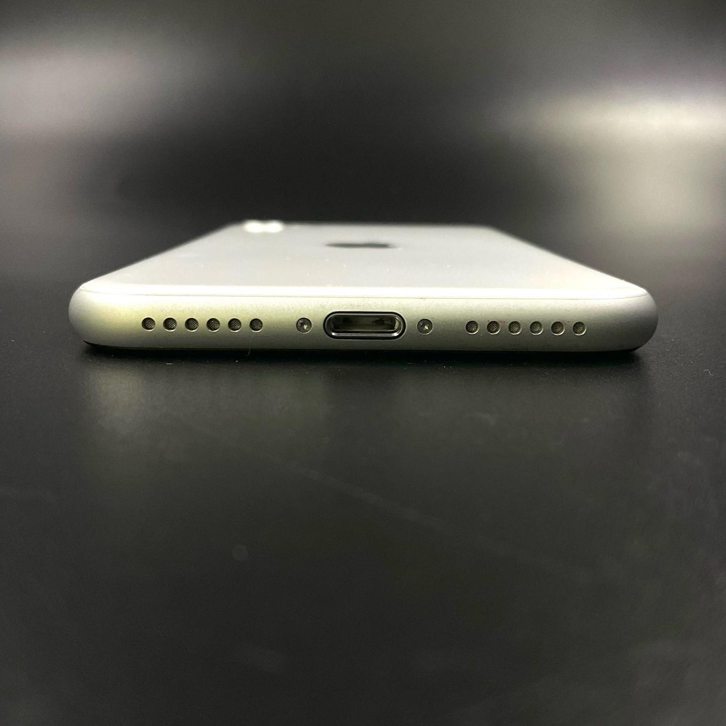 【全額返金保証】【最速発送】Apple iPhone iPhone SE（第2世代） 64GB ホワイト Softbank 白ロム 動作確認済 75%