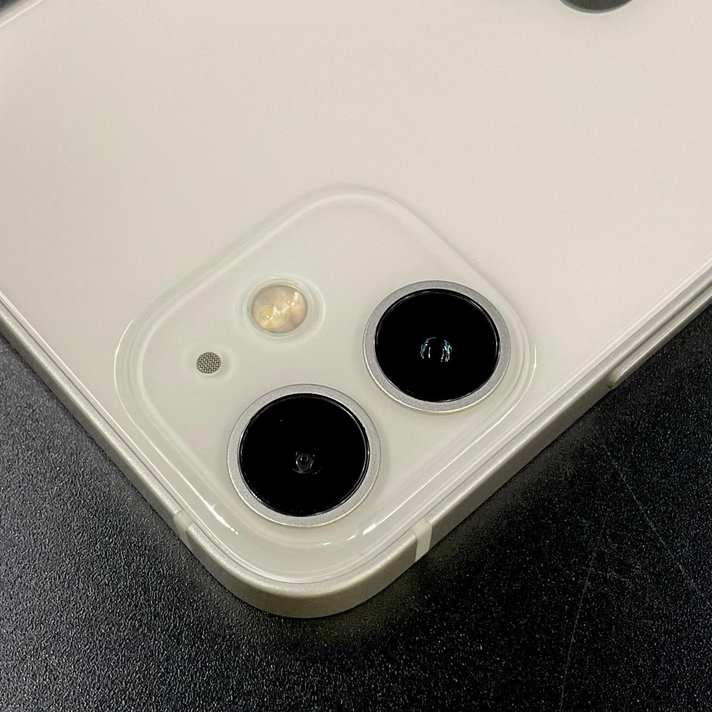 【全額返金保証】【最速発送】Apple iPhone iPhone 12 mini 64GB ホワイト docomo 白ロム 動作確認済 83%