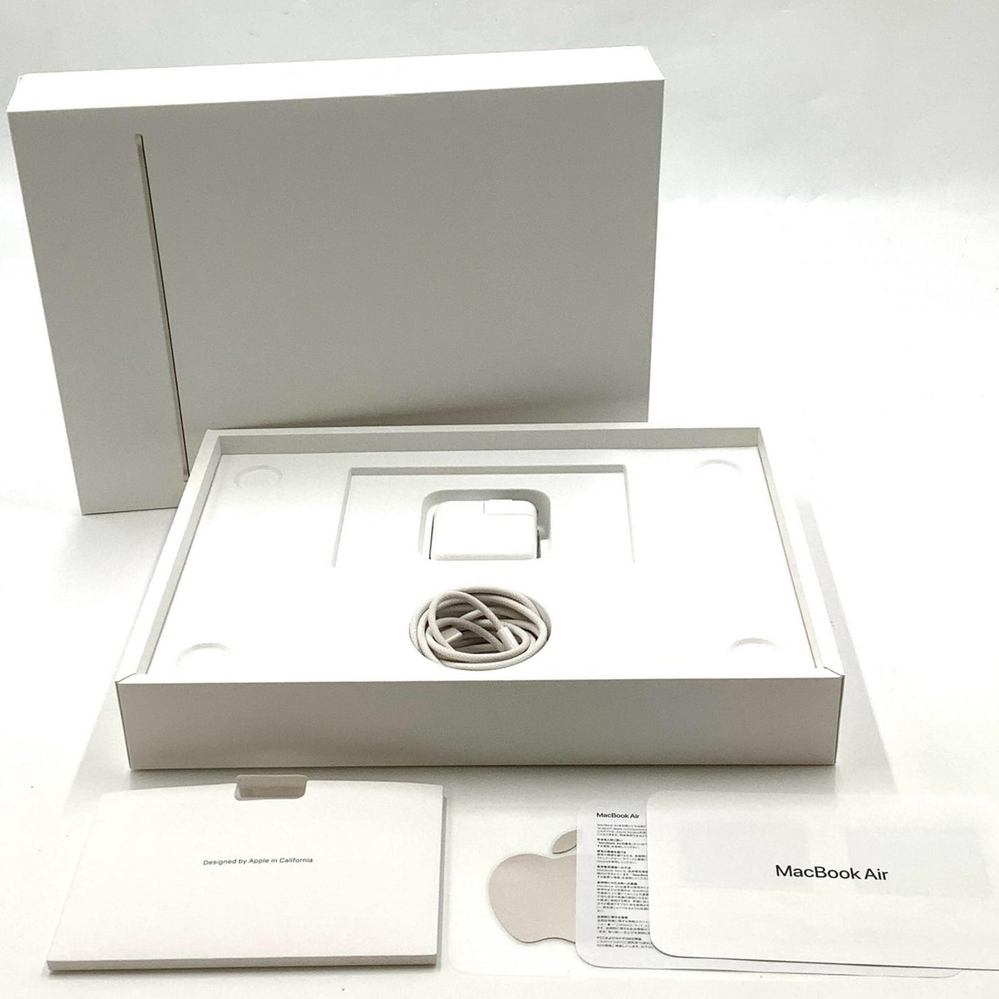 【全額返金保証】【最速発送】Apple MacBook Air 13.6インチ 2022 Apple M2 8GB SSD 256GB スターライト 100% 超美品 動作確認済