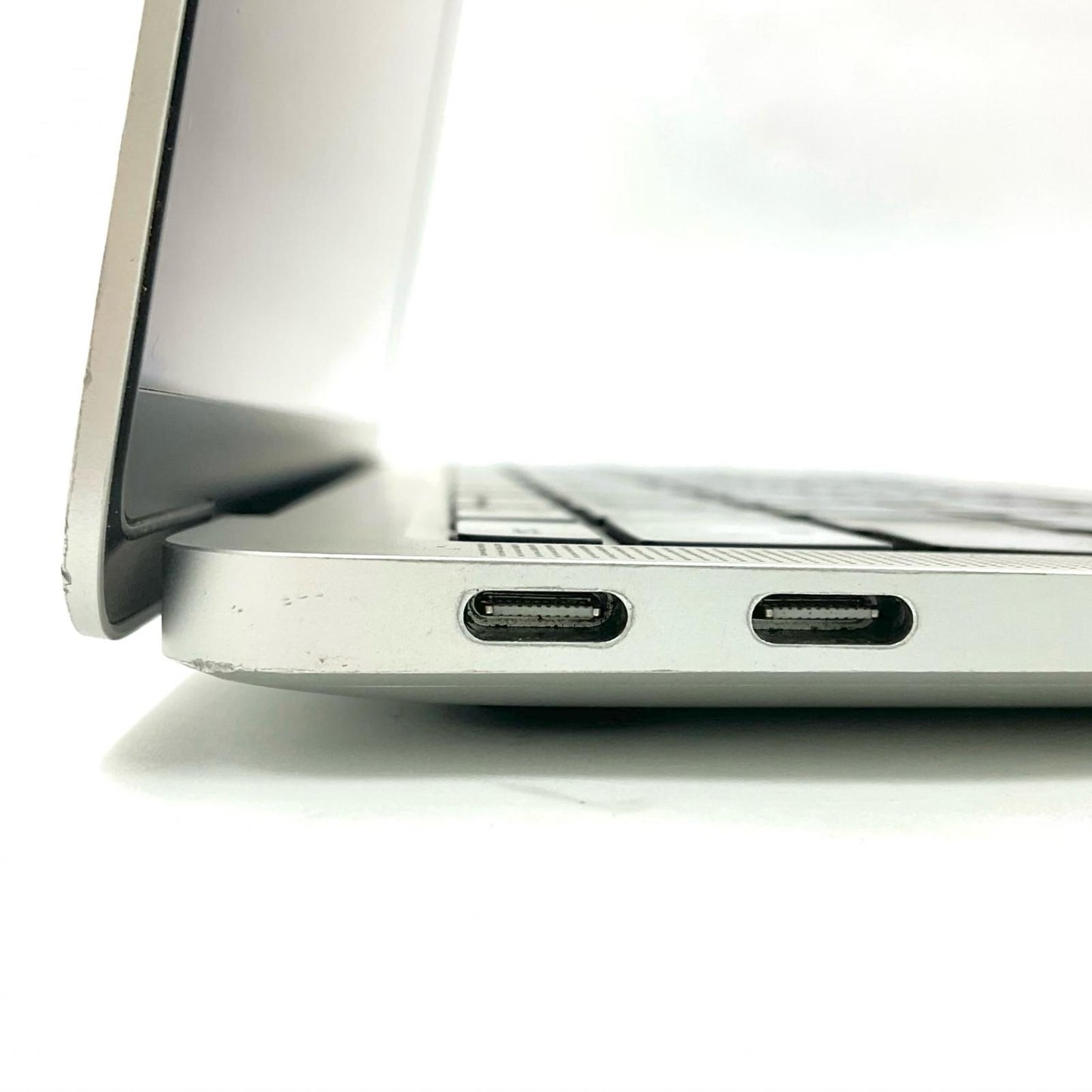 【全額返金保証】【最速発送】Apple MacBook Air 13.3インチ 2020 Apple M1 8GB SSD 256GB シルバー 89% 動作確認済