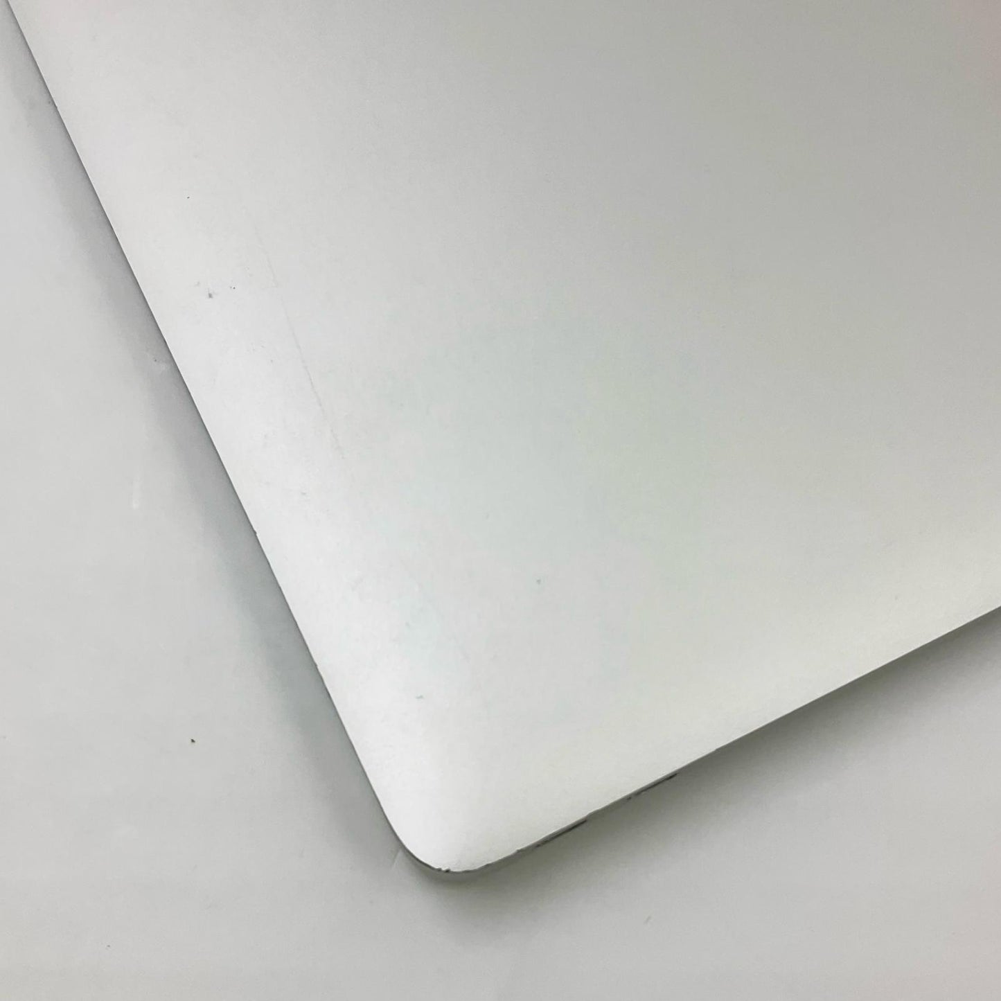 【全額返金保証】【最速発送】Apple MacBook Air 13.3インチ 2020 Apple M1 8GB SSD 256GB シルバー 89% 動作確認済