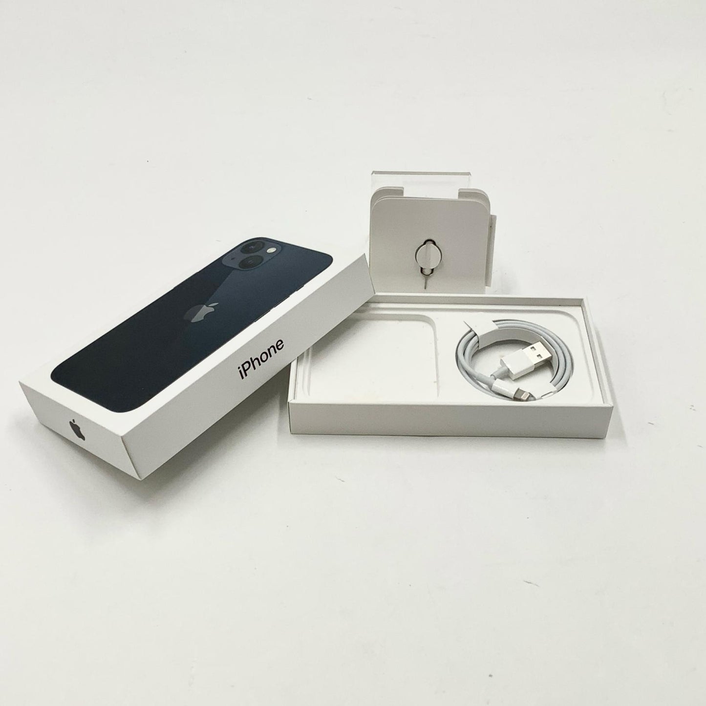 【最速発送】Apple iPhone iPhone 13 256GB ミッドナイト SIMフリー 白ロム【難有】 84%