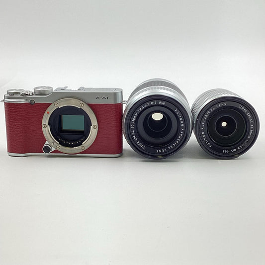【全額返金保証】【最速発送】FUJIFILM デジタル一眼 FUJIFILM X-A1 ダブルズームレンズキット [レッド] 動作確認済
