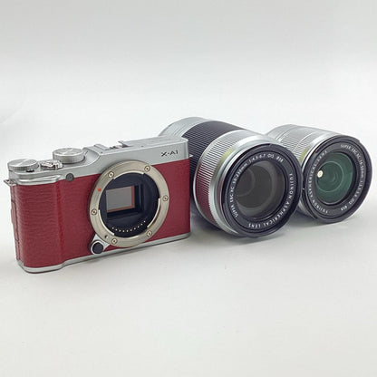 【全額返金保証】【最速発送】FUJIFILM デジタル一眼 FUJIFILM X-A1 ダブルズームレンズキット [レッド] 動作確認済