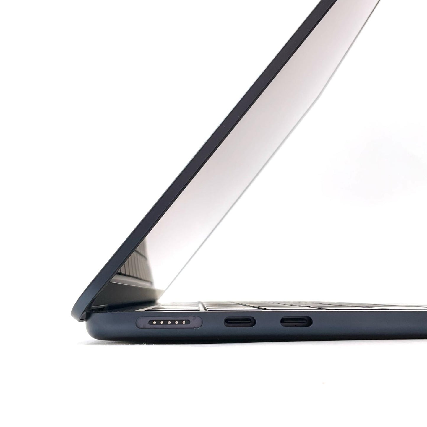 【全額返金保証】【最速発送】Apple MacBook Air 13インチ 2022 Apple M2 8GB SSD 256GB ミッドナイト 99% 美品 動作確認済