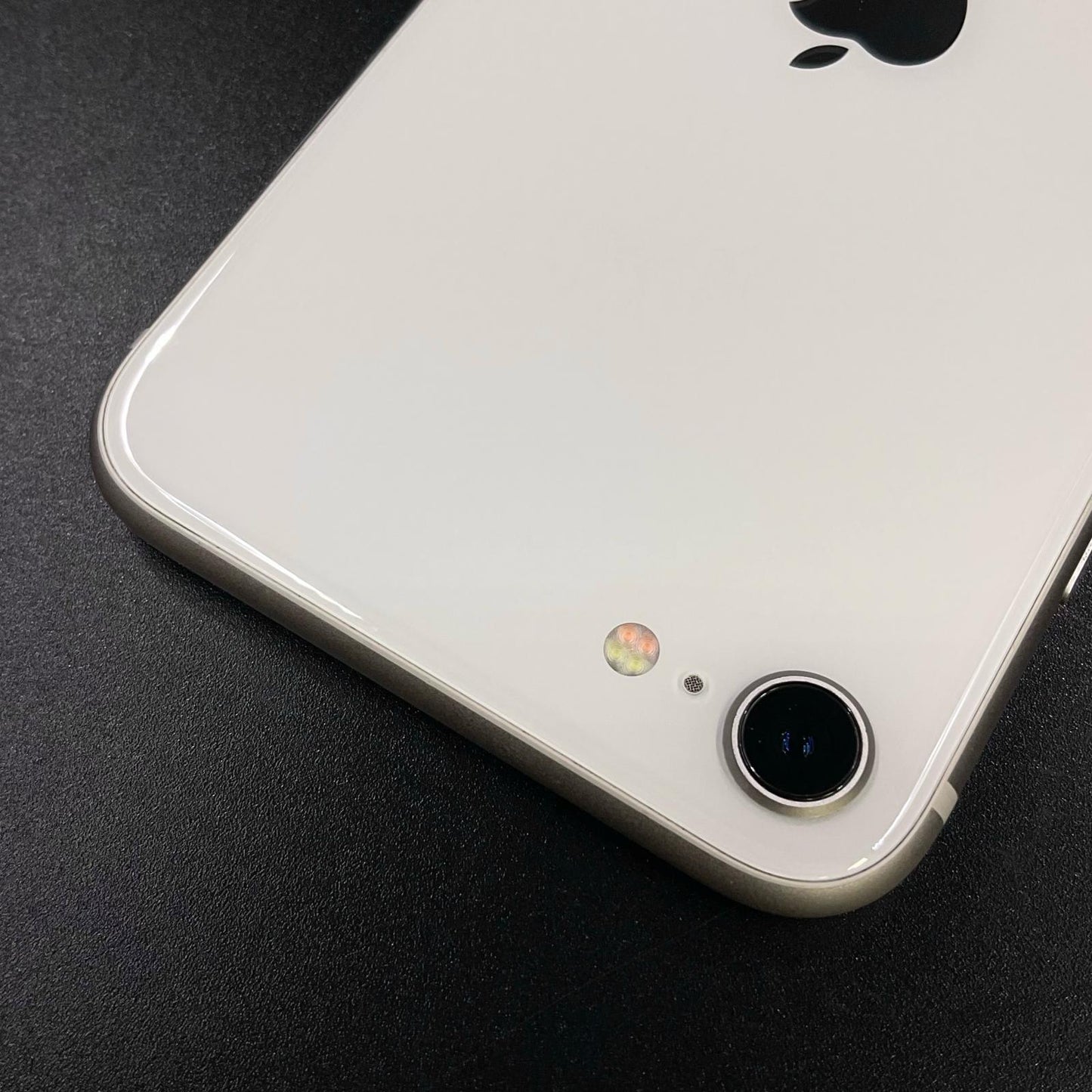 【全額返金保証】【最速発送】Apple iPhone iPhone SE（第3世代） 128GB スターライト SIMフリー 白ロム 動作確認済 82%