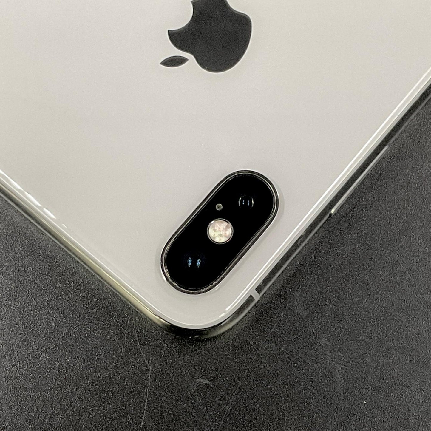 【全額返金保証】【最速発送】Apple iPhone iPhone X 256GB シルバー docomo 白ロム 動作確認済 76%
