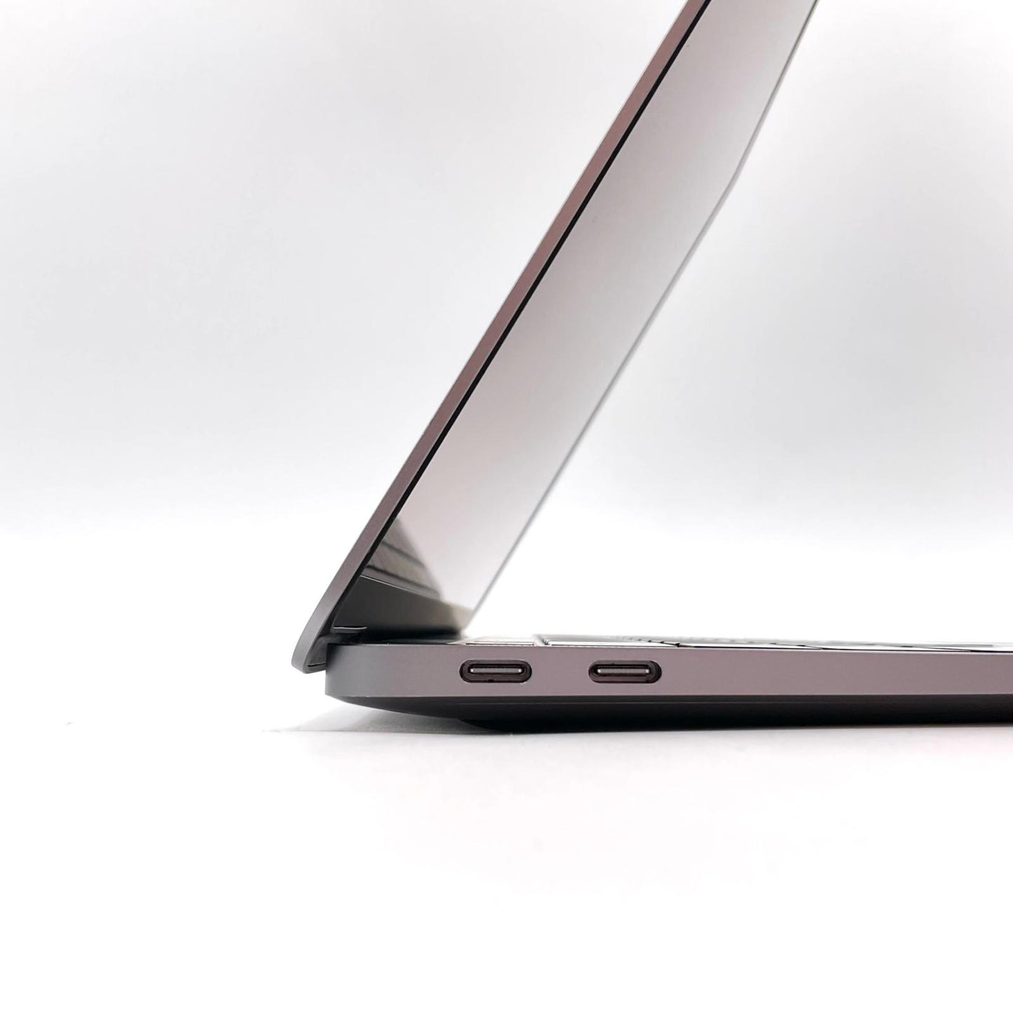 【全額返金保証】【最速発送】Apple MacBook Air 13インチ 2019 1.6GHz デュアルコアIntel Core i5 8GB SSD 256GB シルバー 87.1% 動作確認済