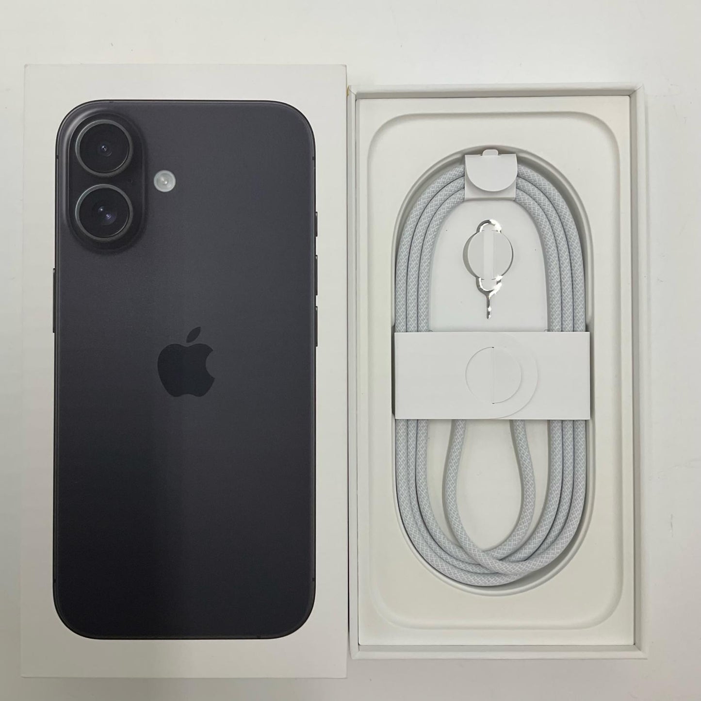 【全額返金保証】【最速発送】Apple iPhone iPhone 16 128GB ブラック SIMフリー 白ロム 超美品 動作確認済 94%