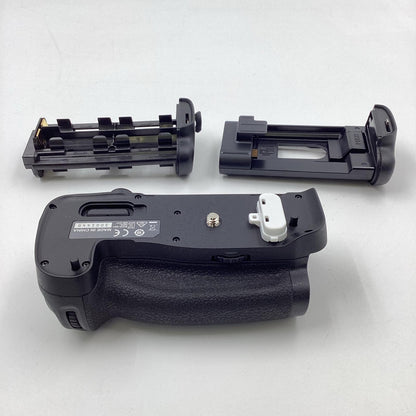 【全額返金保証】【最速発送】Nikon マルチパワーバッテリーパック MB-D17 超美品 動作確認済