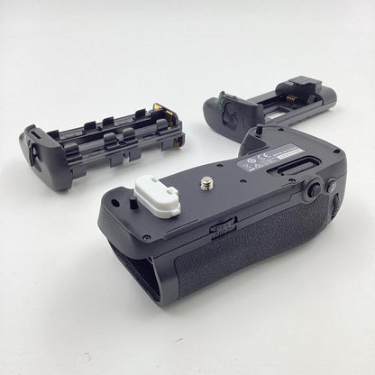 【全額返金保証】【最速発送】Nikon マルチパワーバッテリーパック MB-D17 超美品 動作確認済