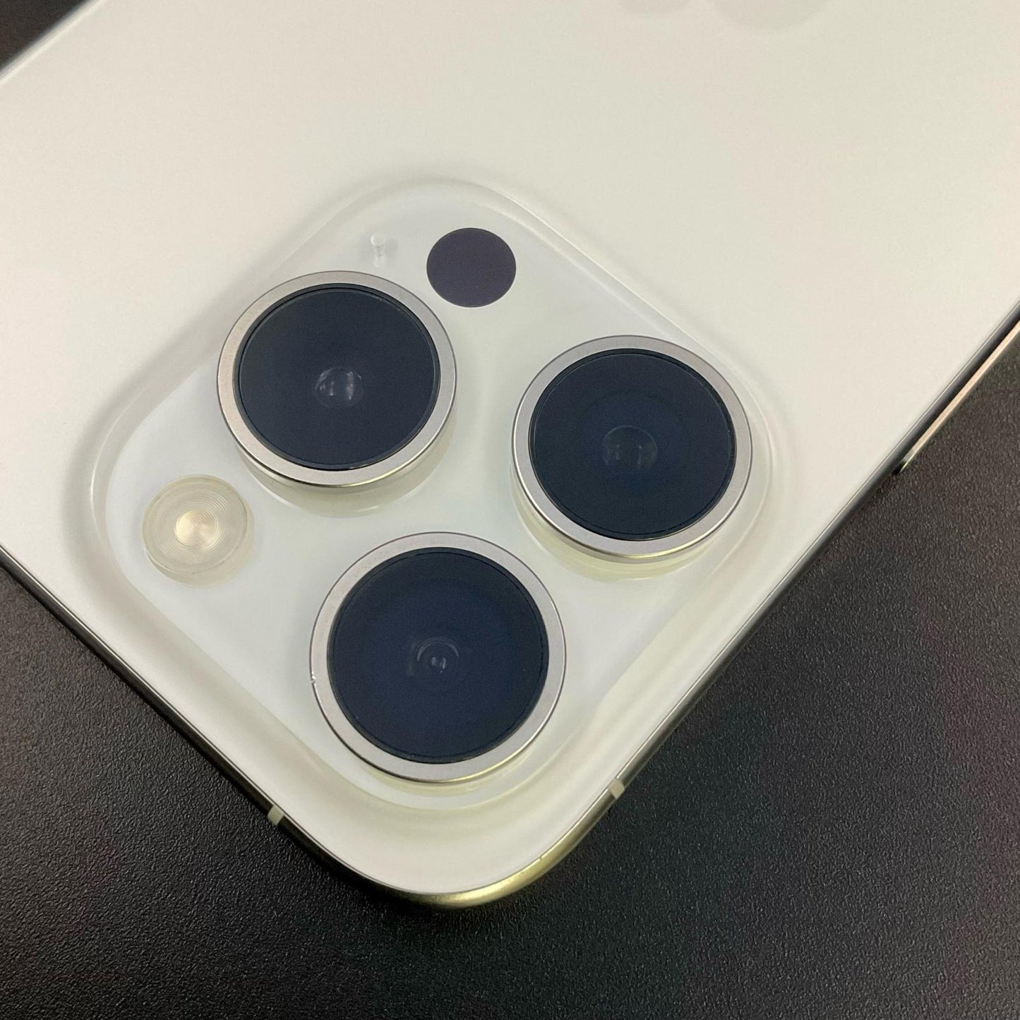 【全額返金保証】【最速発送】Apple iPhone iPhone 15 Pro 256GB ホワイトチタニウム SIMフリー 白ロム 美品 動作確認済 88%