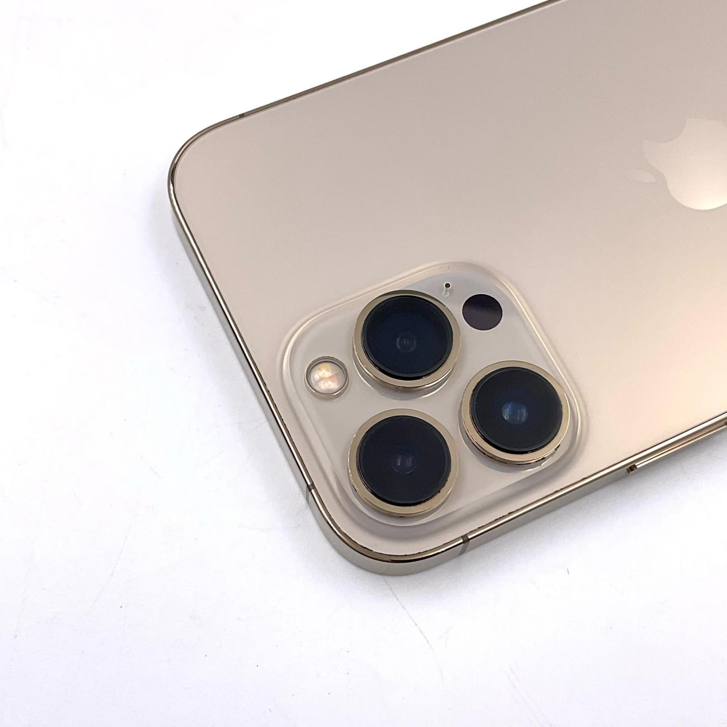 【全額返金保証】【最速発送】Apple iPhone iPhone 13 Pro Max 256GB ゴールド Softbank SIMフリー 白ロム 動作確認済 79%
