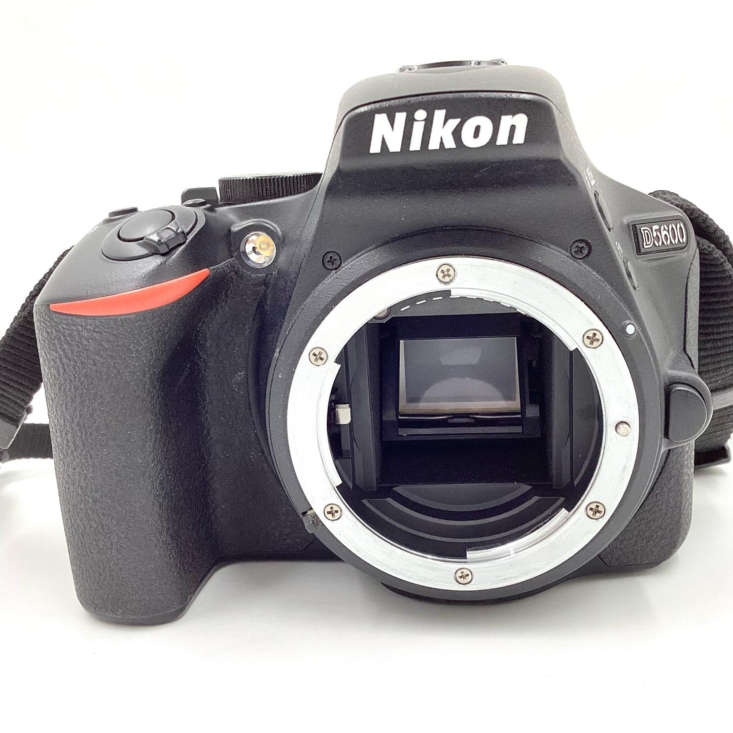 【全額返金保証】【最速発送】Nikon デジタル一眼 D5600 ボディ ブラック 動作確認済