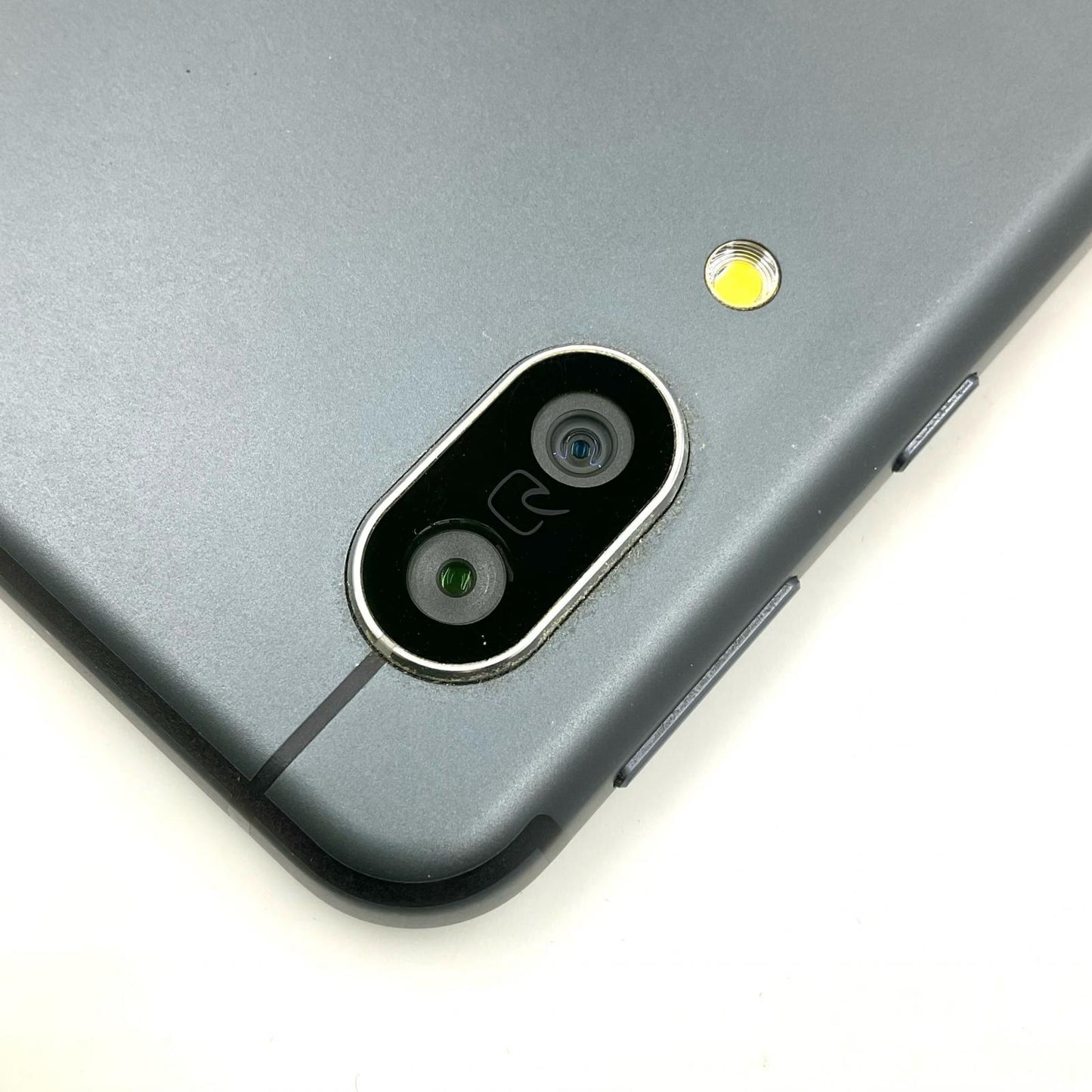 【全額返金保証】【最速発送】SHARP AQUOS sense3 64GB ブラック docomo 白ロム 動作確認済