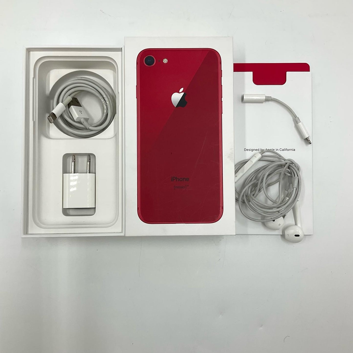【全額返金保証】【最速発送】Apple iPhone iPhone 8 64GB レッド docomo 白ロム 動作確認済 79%