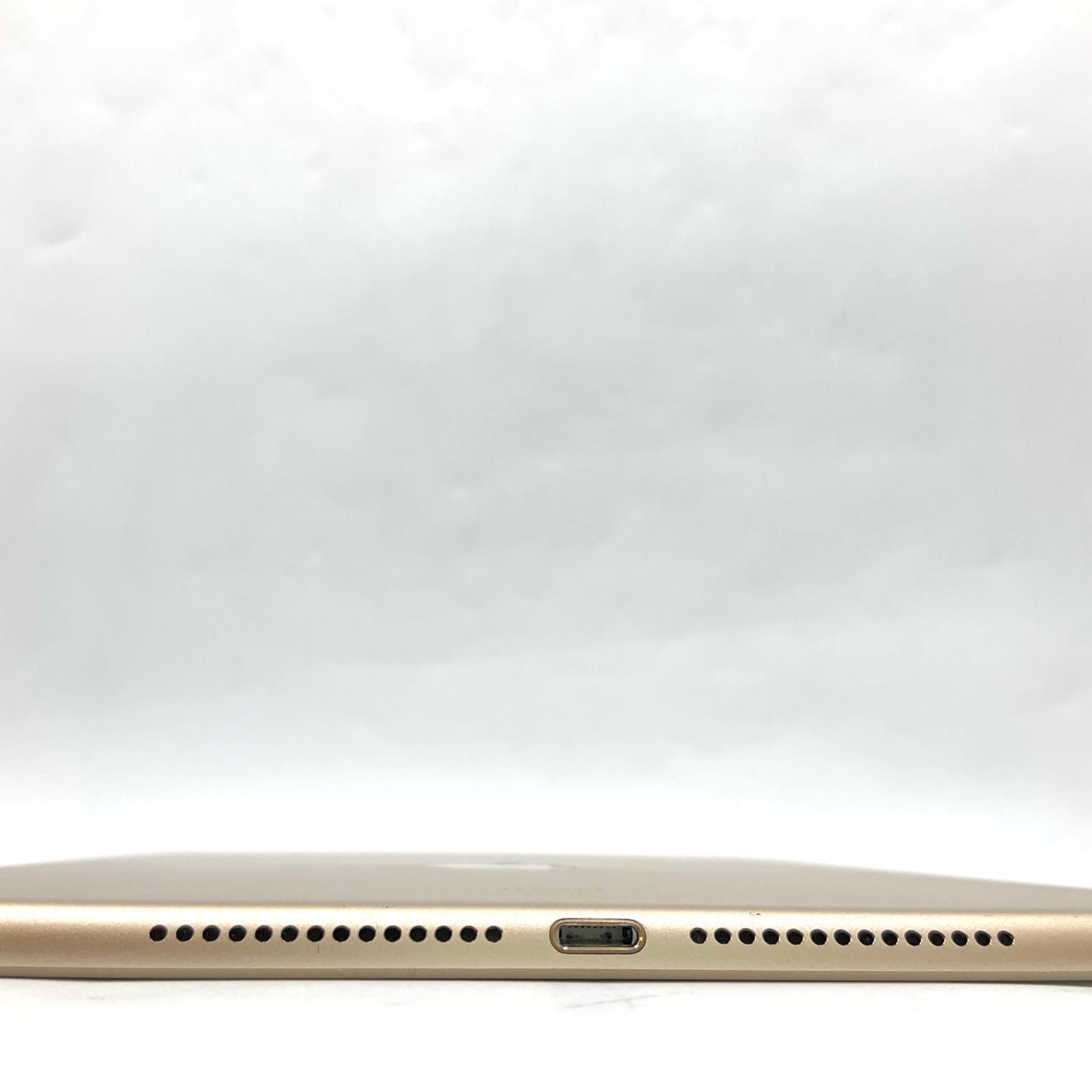【全額返金保証】【最速発送】Apple iPad Air 9.7インチ 第2世代 16GB ゴールド WiFi+Cellular docomo 白ロム 動作確認済