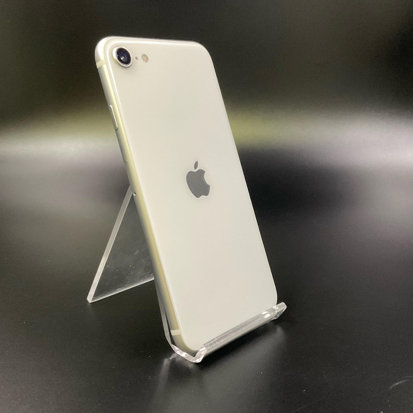 【全額返金保証】【最速発送】Apple iPhone iPhone SE（第2世代） 64GB ホワイト au 白ロム 動作確認済 80%