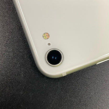 【全額返金保証】【最速発送】Apple iPhone iPhone SE（第2世代） 64GB ホワイト au 白ロム 動作確認済 80%