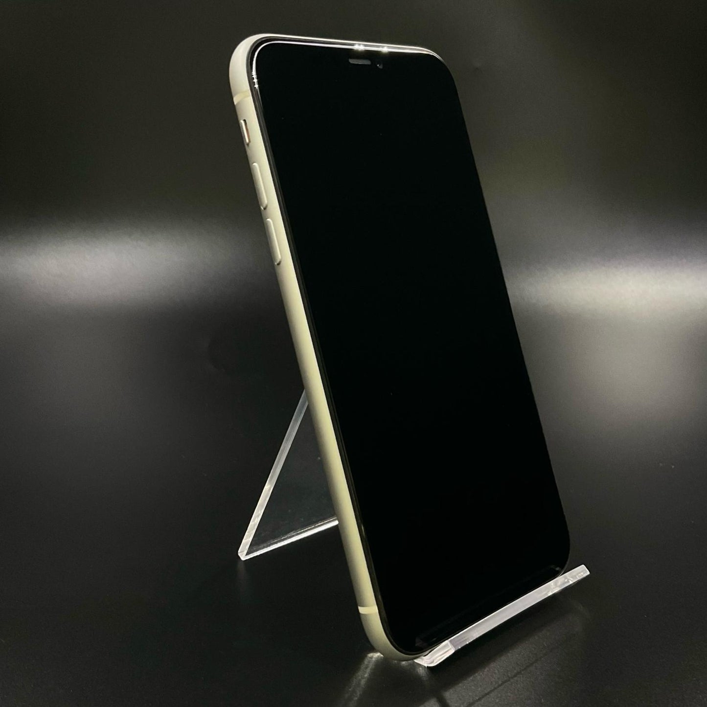 【全額返金保証】【最速発送】Apple iPhone iPhone 11 64GB ホワイト au 白ロム 動作確認済 86%