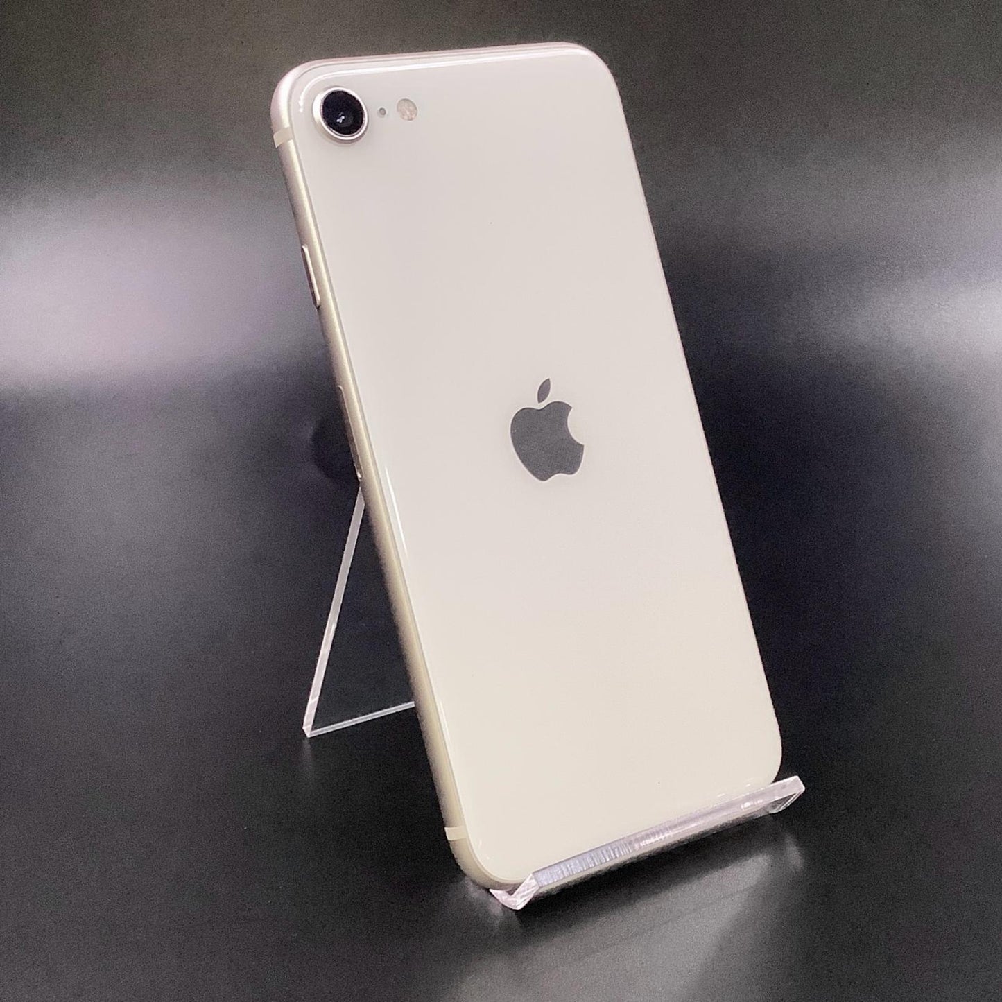【全額返金保証】【最速発送】Apple iPhone iPhone SE（第3世代） 128GB スターライト docomo 白ロム 動作確認済 81%