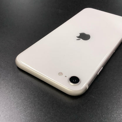 【全額返金保証】【最速発送】Apple iPhone iPhone SE（第3世代） 128GB スターライト docomo 白ロム 動作確認済 81%