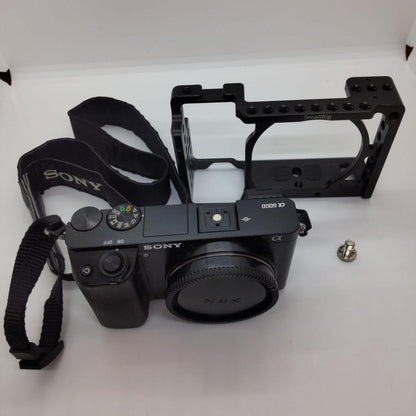 【全額返金保証】【最速発送】Sony デジタル一眼 α6000 ILCE-6000 ボディ ブラック 動作確認済