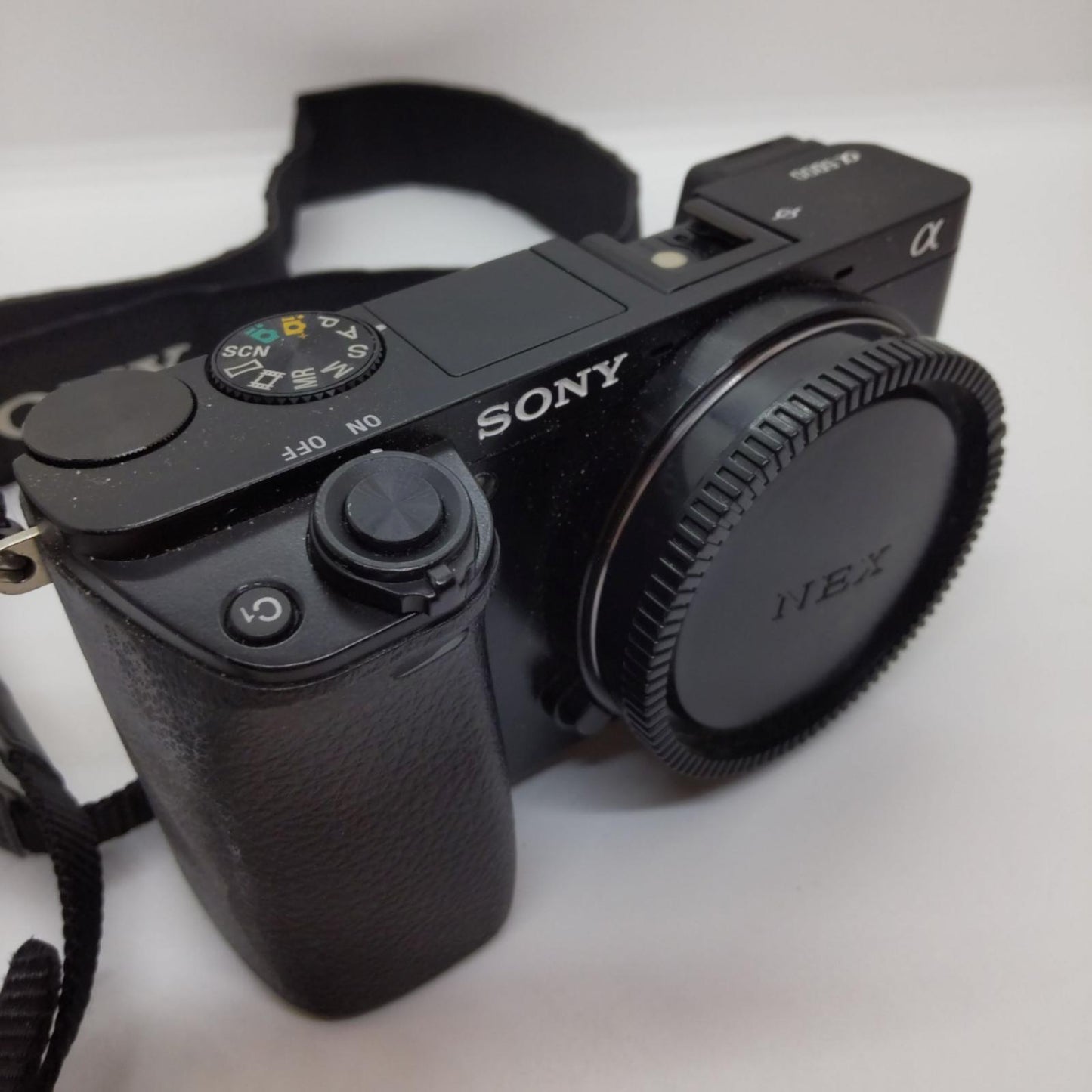 【全額返金保証】【最速発送】Sony デジタル一眼 α6000 ILCE-6000 ボディ ブラック 動作確認済