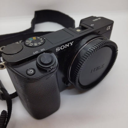 【全額返金保証】【最速発送】Sony デジタル一眼 α6000 ILCE-6000 ボディ ブラック 動作確認済