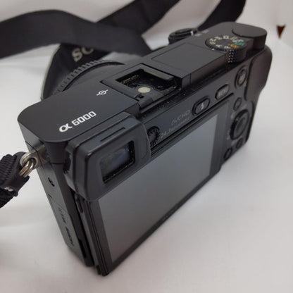 【全額返金保証】【最速発送】Sony デジタル一眼 α6000 ILCE-6000 ボディ ブラック 動作確認済