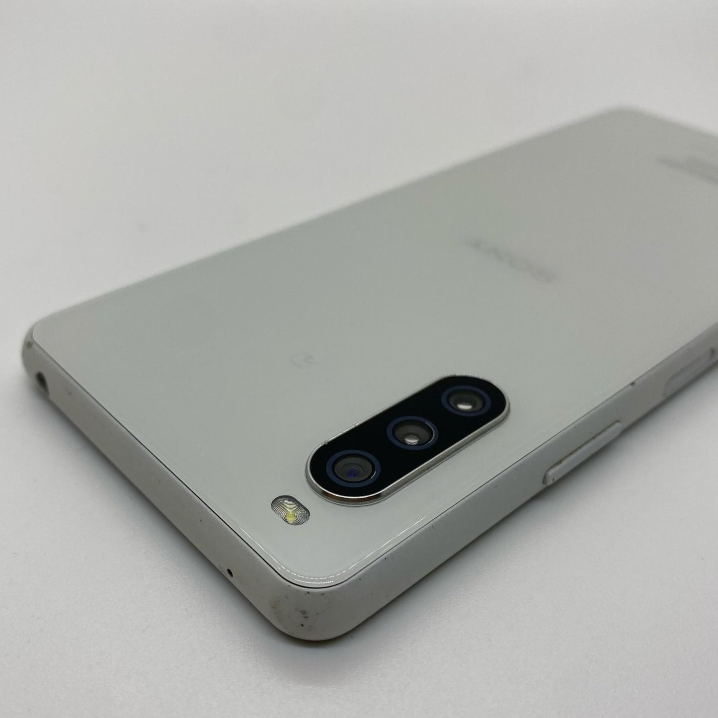 【最速発送】Sony Xperia 10 III 128GB White docomo SO-52B 白ロム【難有】