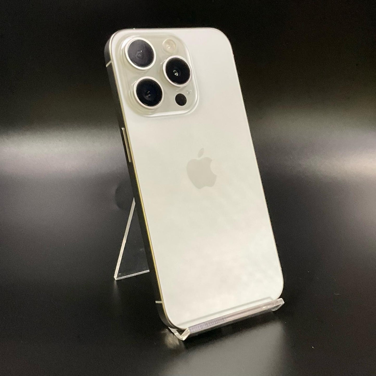 【全額返金保証】【最速発送】Apple iPhone iPhone 15 128GB ホワイトチタニウム SIMフリー 白ロム 美品 動作確認済 86%