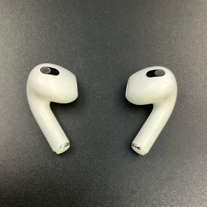 【最速発送】Apple AirPods 3 with Wireless Charging Case【難有】