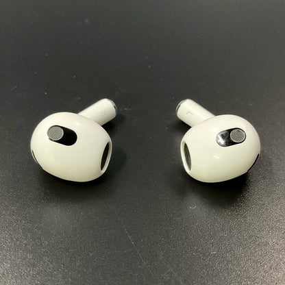 【最速発送】Apple AirPods 3 with Wireless Charging Case【難有】