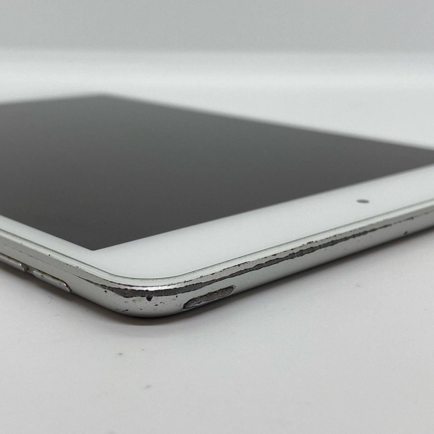 【全額返金保証】【最速発送】Apple iPad mini 7.9インチ 第5世代 64GB シルバー Wi-Fi 動作確認済