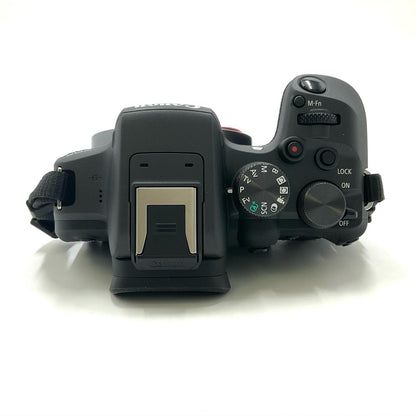 【全額返金保証】【最速発送】Canon デジタル一眼 EOS R10 ボディ ブラック 美品 動作確認済