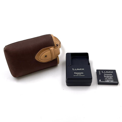 【最速発送】Panasonic コンパクトデジタルカメラ LUMIX DMC-FX37 シルバー【難有】
