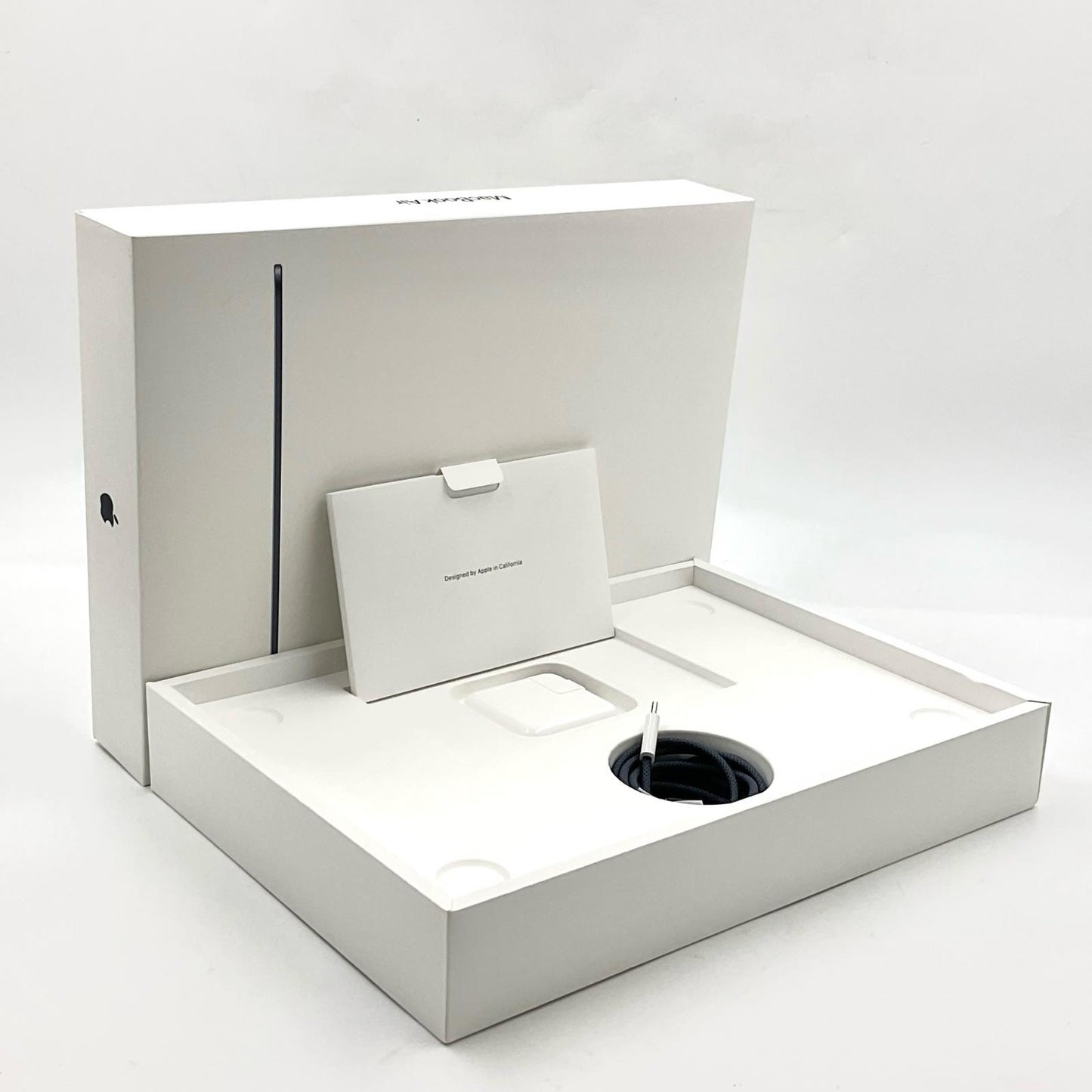 【全額返金保証】【最速発送】Apple MacBook Air 13インチ 2022 Apple M2 8GB SSD 256GB ミッドナイト 100% 美品 動作確認済
