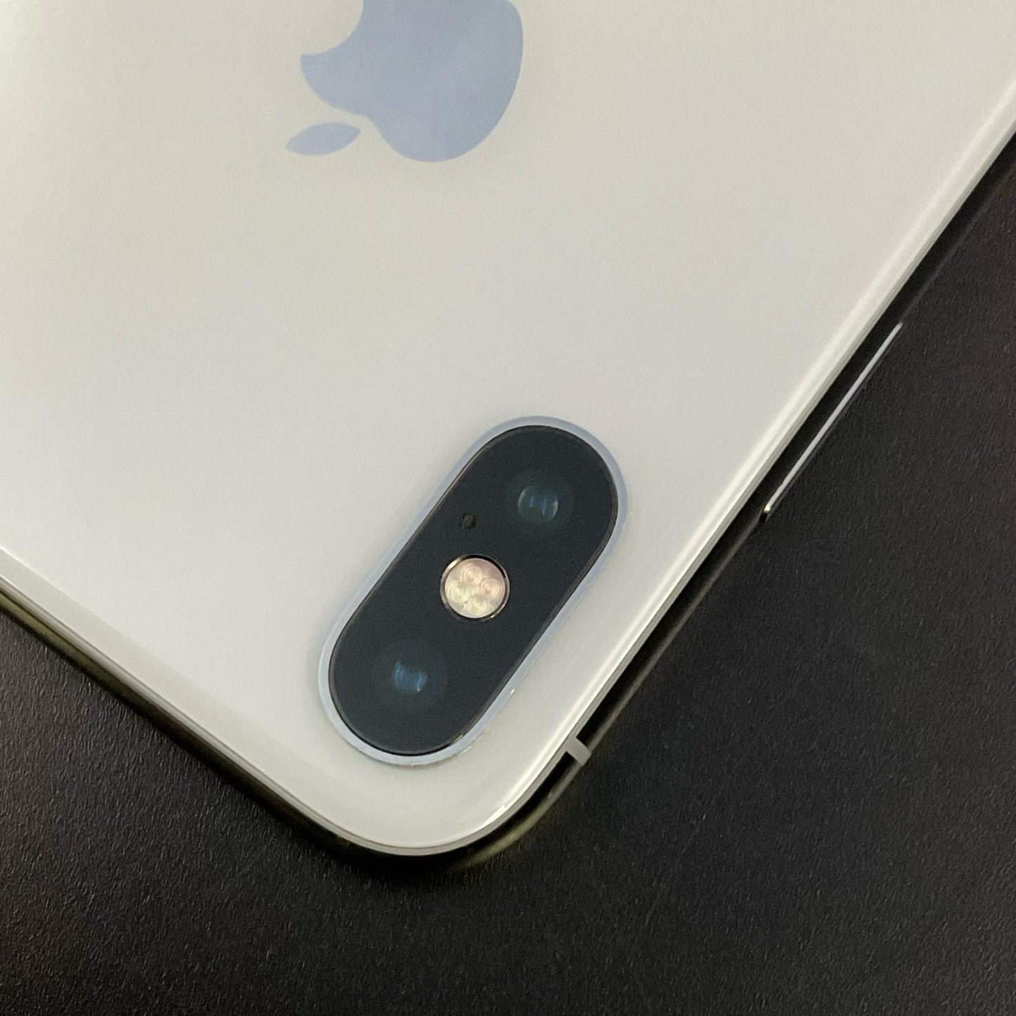 【全額返金保証】【最速発送】Apple iPhone iPhone X 256GB シルバー docomo 白ロム 動作確認済 86%