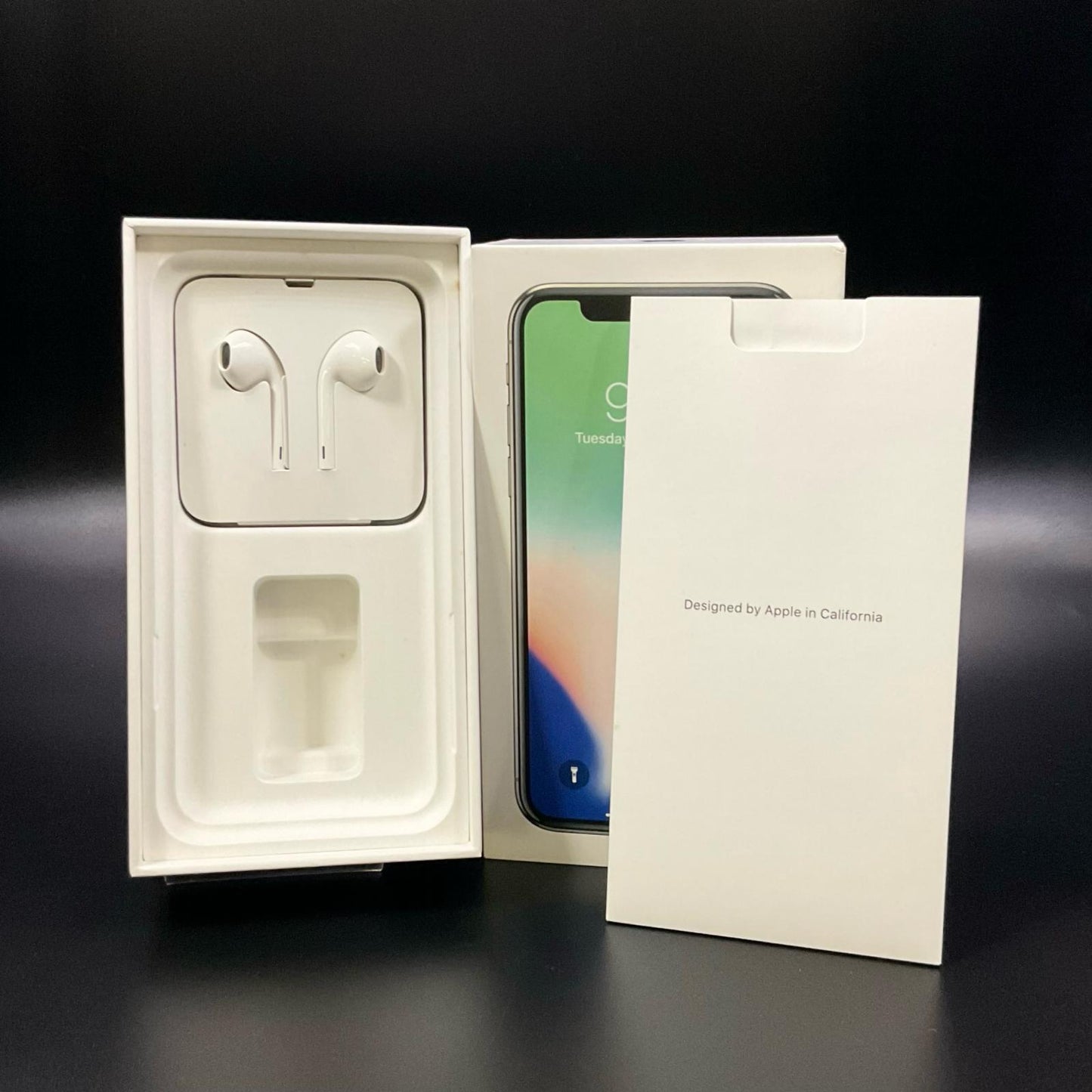 【全額返金保証】【最速発送】Apple iPhone iPhone X 256GB シルバー docomo 白ロム 動作確認済 86%
