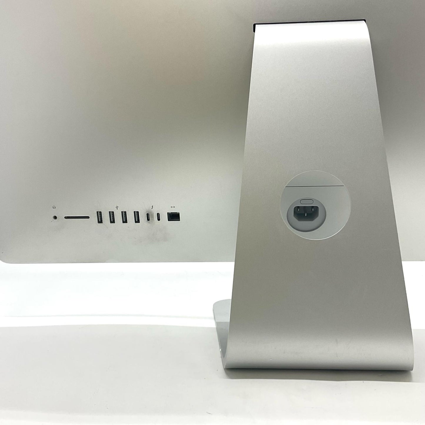 【最速発送】Apple iMac 27インチ Intel Core i7 3.8GHz 8コア 128GB SSD 2TB シルバー【難有】