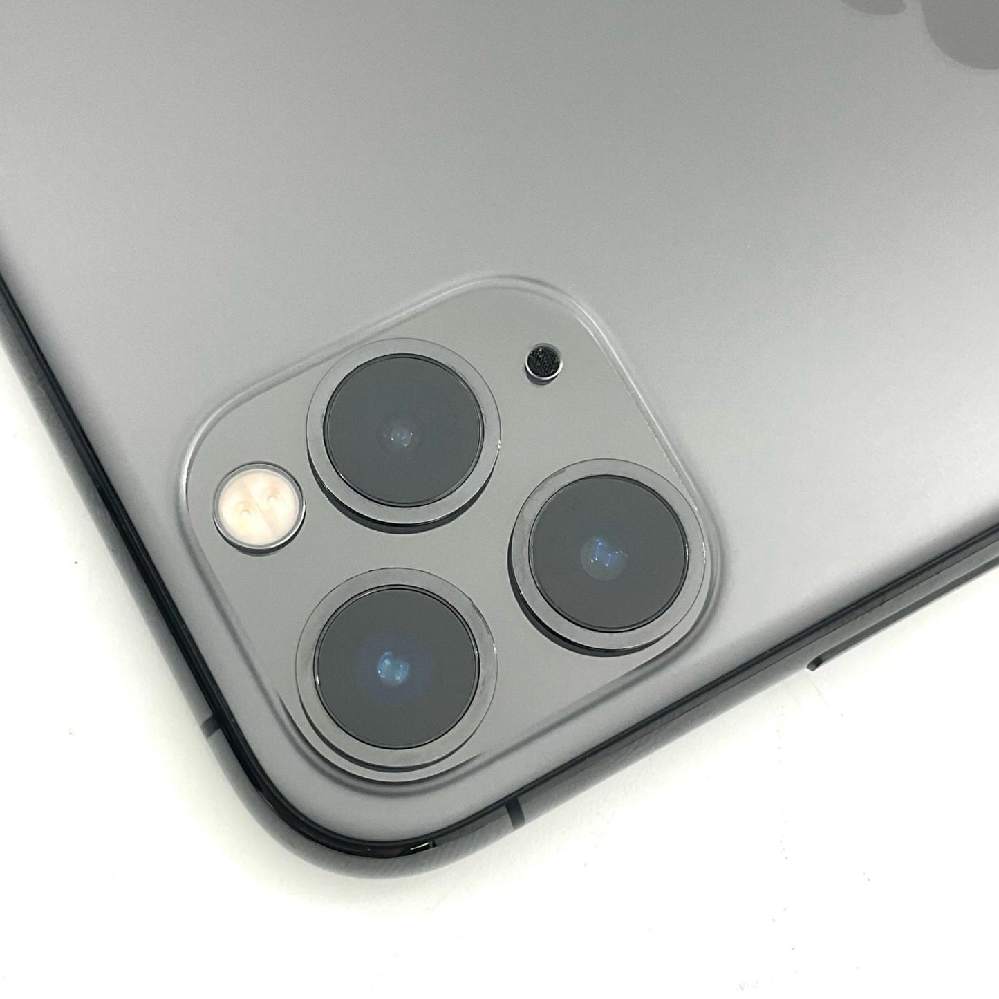 【全額返金保証】【最速発送】Apple iPhone iPhone 11 Pro 256GB docomo SIMフリー 白ロム 動作確認済 92%