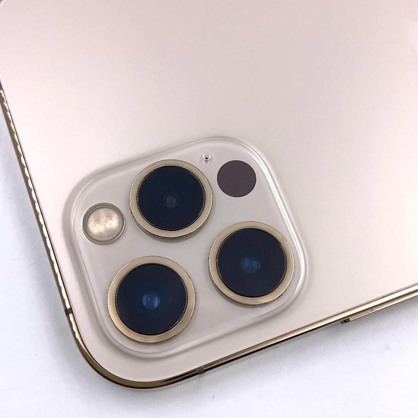 【全額返金保証】【最速発送】Apple iPhone iPhone 12 Pro 256GB ゴールド Softbank 白ロム 動作確認済 78%